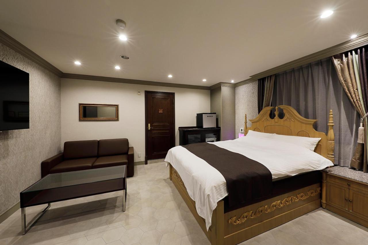 ホテルバースデー岐阜西店 Birthday Gifuwest (adults Only) รักโรงแรม 2*